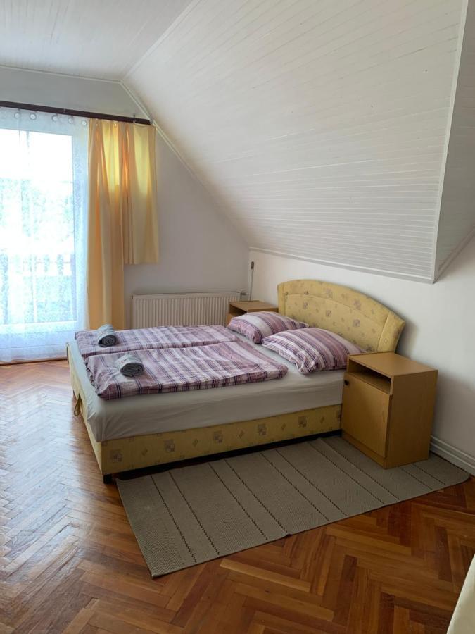 Kriszta Apartmanház Apartman Balatonlelle Kültér fotó