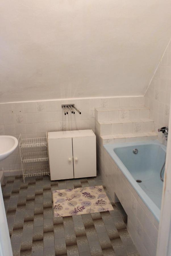 Kriszta Apartmanház Apartman Balatonlelle Kültér fotó