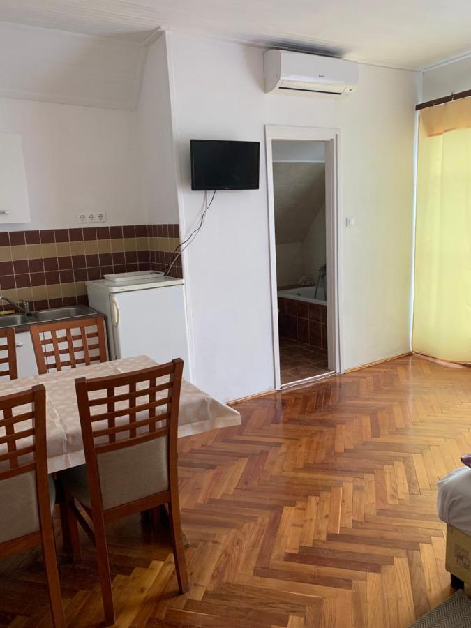 Kriszta Apartmanház Apartman Balatonlelle Kültér fotó