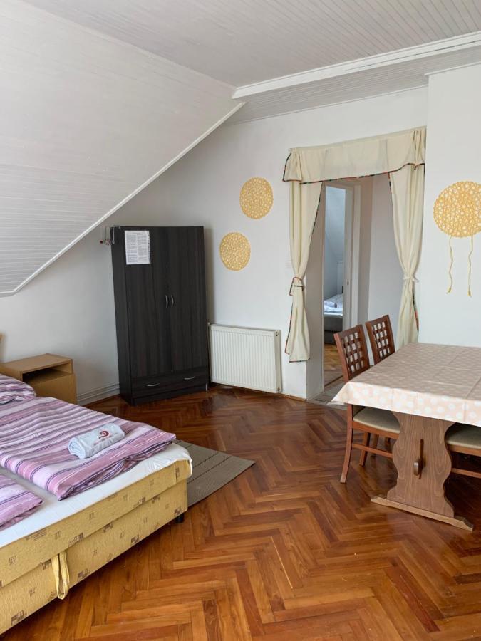 Kriszta Apartmanház Apartman Balatonlelle Kültér fotó
