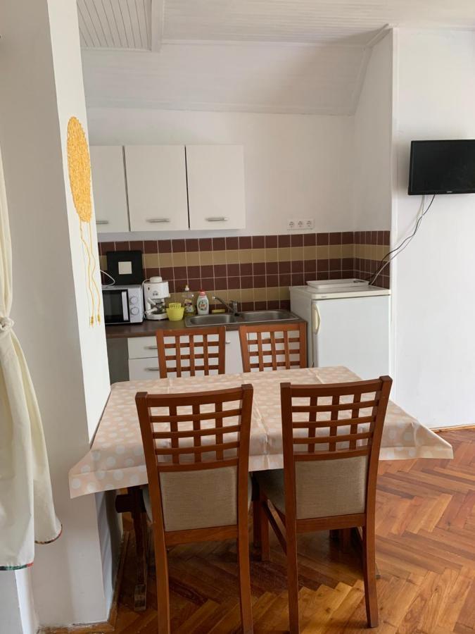 Kriszta Apartmanház Apartman Balatonlelle Kültér fotó