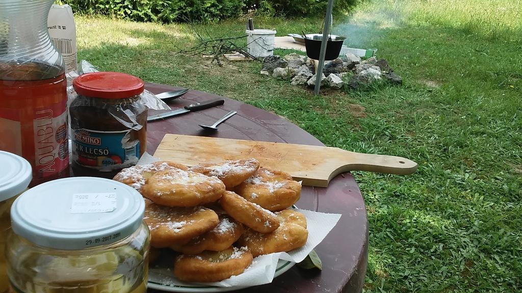Kriszta Apartmanház Apartman Balatonlelle Kültér fotó