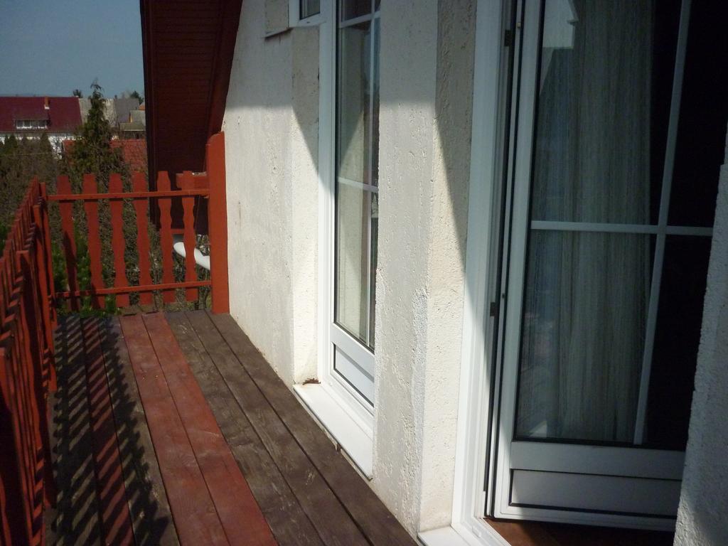 Kriszta Apartmanház Apartman Balatonlelle Kültér fotó