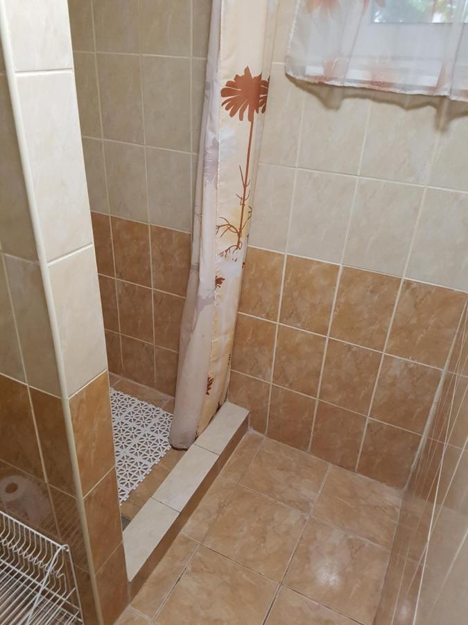 Kriszta Apartmanház Apartman Balatonlelle Kültér fotó