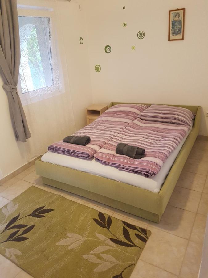 Kriszta Apartmanház Apartman Balatonlelle Kültér fotó