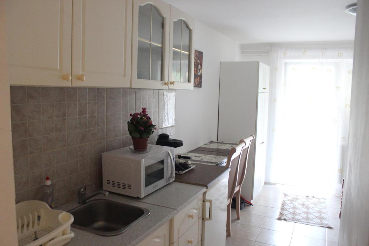Kriszta Apartmanház Apartman Balatonlelle Kültér fotó